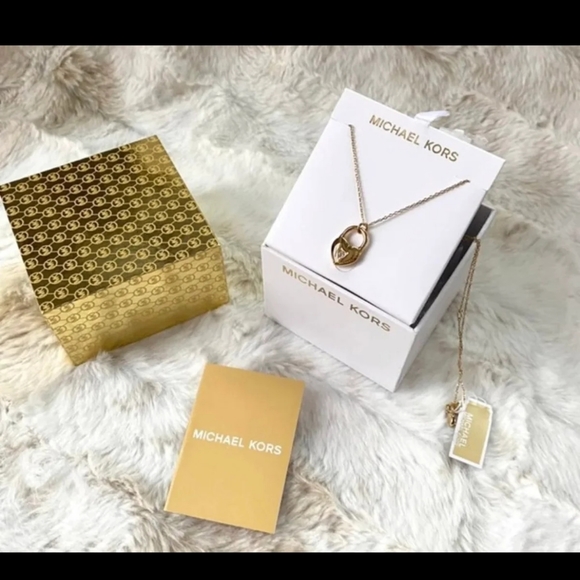 BRAND NEW MICHAEL KORS GOLD HEART WITH RHINESTONE 💜 - Picture 5 of 5